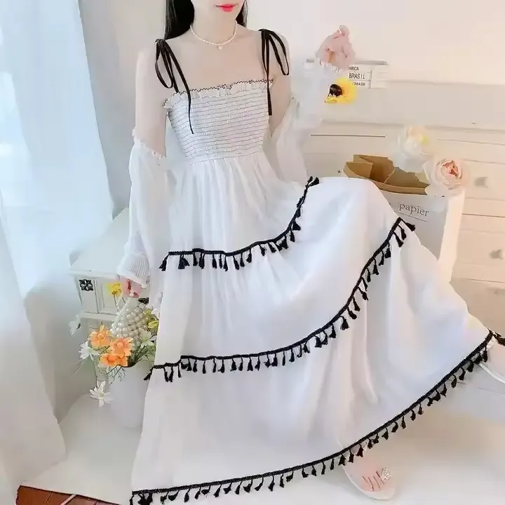 um Vestido Plissado de Chiffon Elegante e Nobre, Adequado para Atividades Casuais na Primavera