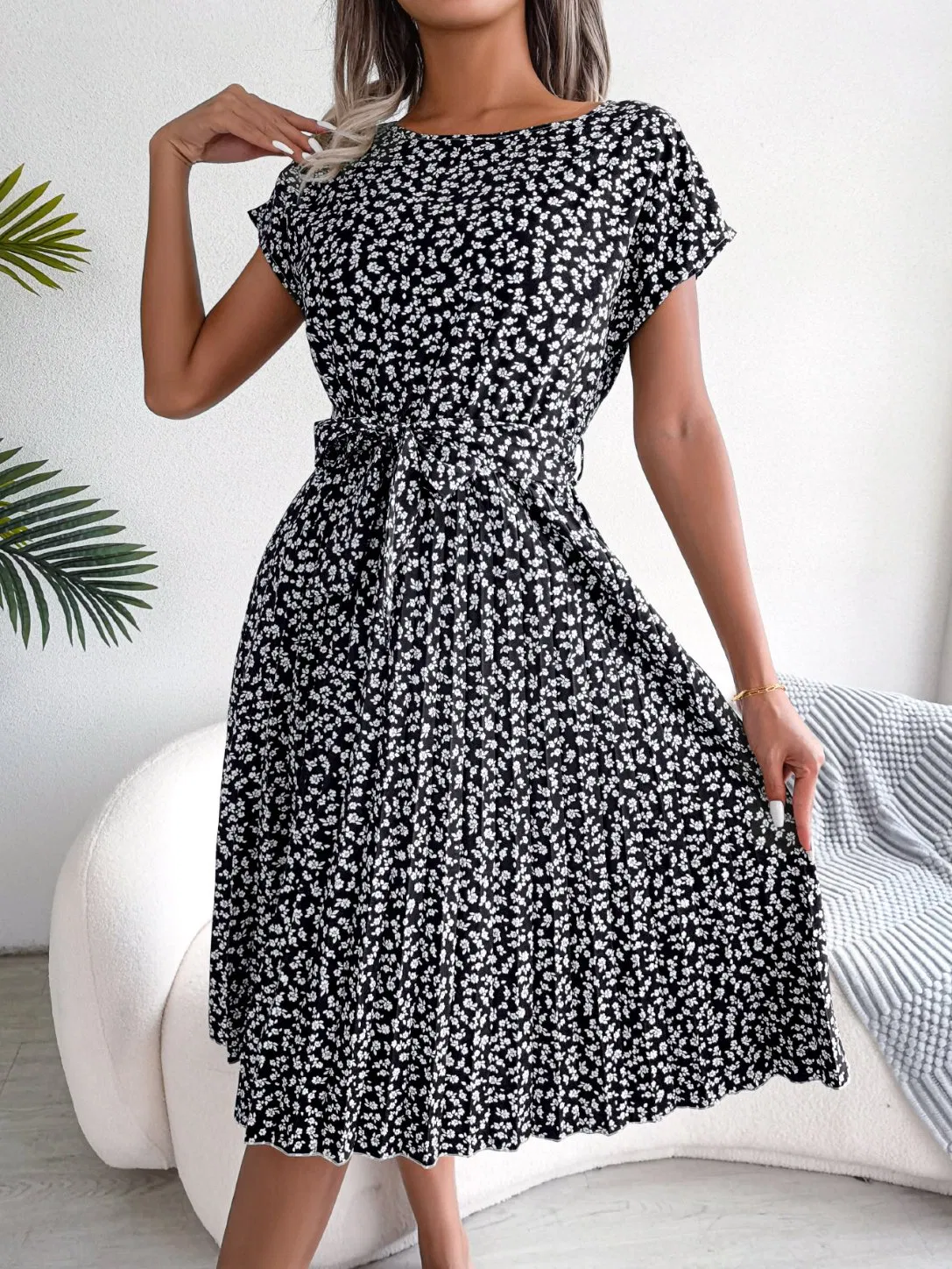 Vestido de menina floral plissado de manga curta casual de primavera e verão