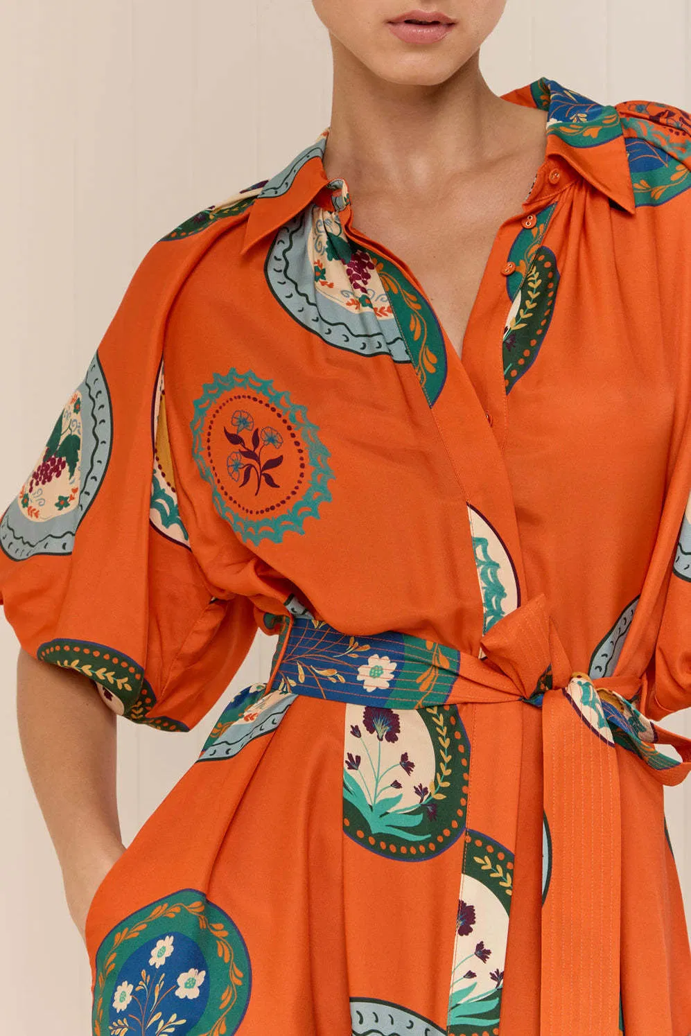 Vestido Maxi Camisa Laranja Estampado para Mulheres Verão com Manga Puff Curta e Cinto Autoajustável Casual Boho Longo