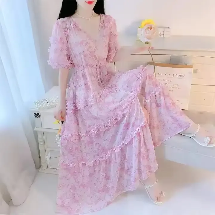 um Vestido Plissado de Chiffon Elegante e Nobre, Adequado para Atividades Casuais na Primavera