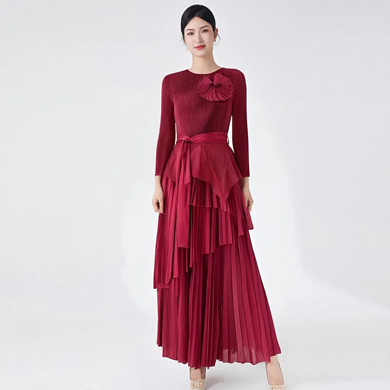 2025 Último Design Vestido Casual Maxi de Alta Qualidade para Mulheres, Confeccionado em Tecido, Conjunto de Duas Peças com Saia Plissada e Cinto de Padrão Sólido