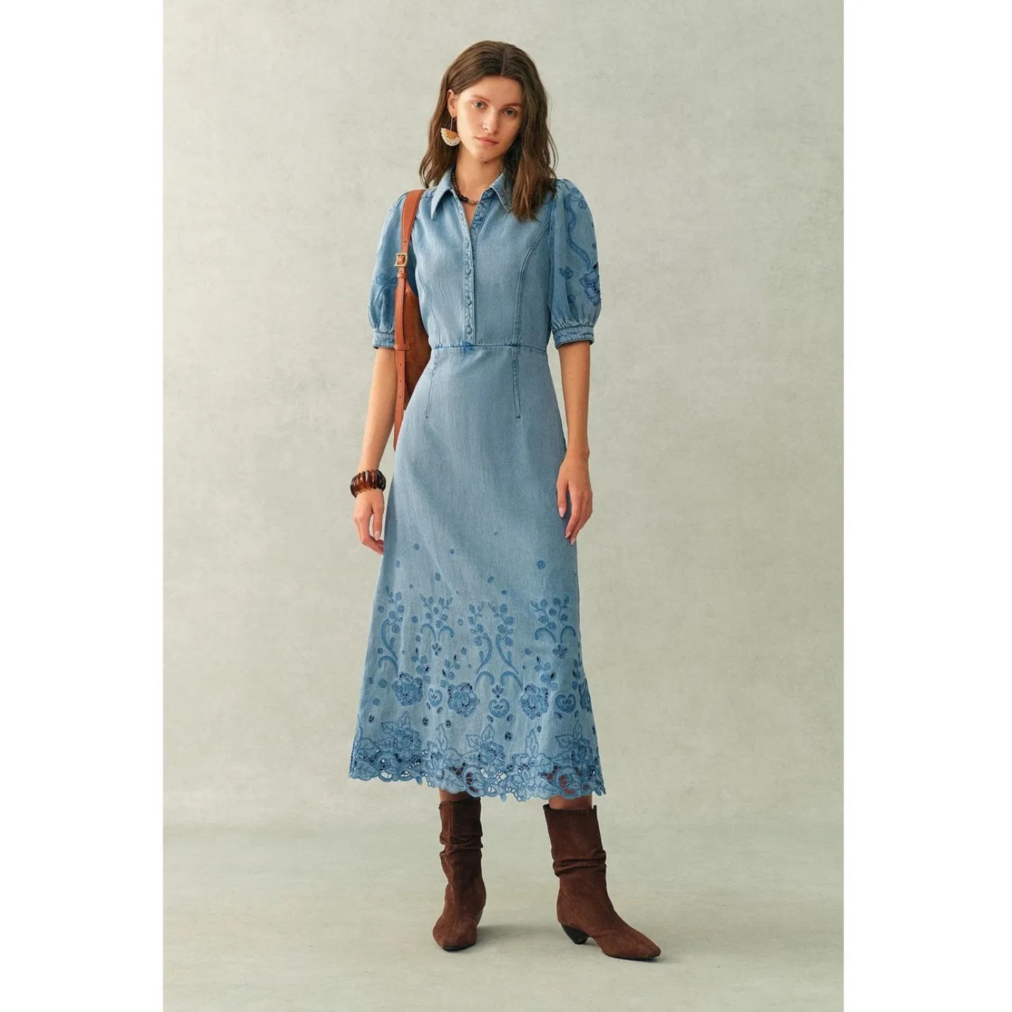 Vestido Casual Feminino de Manga Curta de Alta Qualidade por Atacado, Personalizado com Bordado, em Jeans, com Comprimento Longo