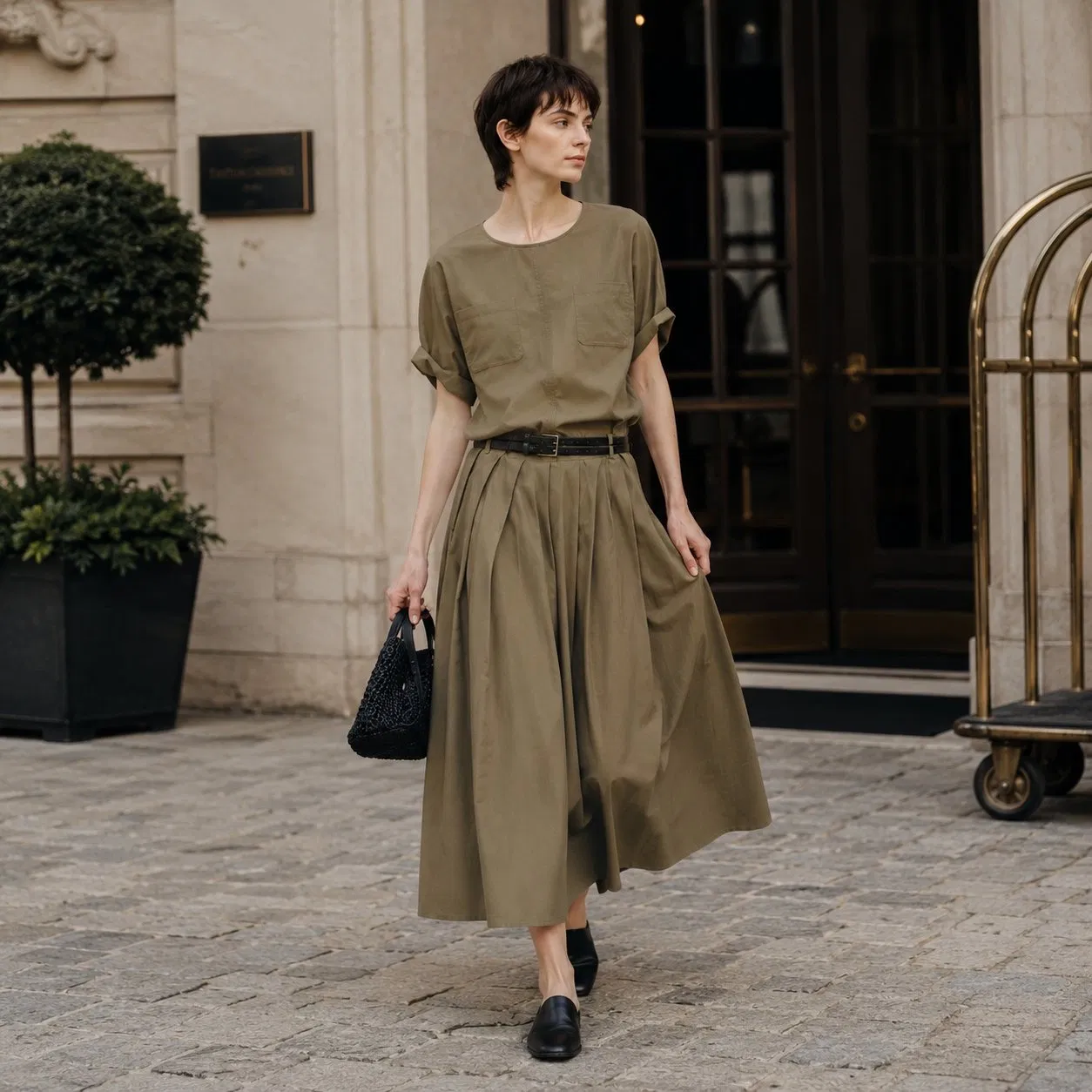 Vestido Midi com Gola Redonda, Manga Rolada, Bolso, Cinto na Cintura, Saia Plissada, Elegante para Trabalho e Casual, Tecido Personalizado, Estoque Pronto