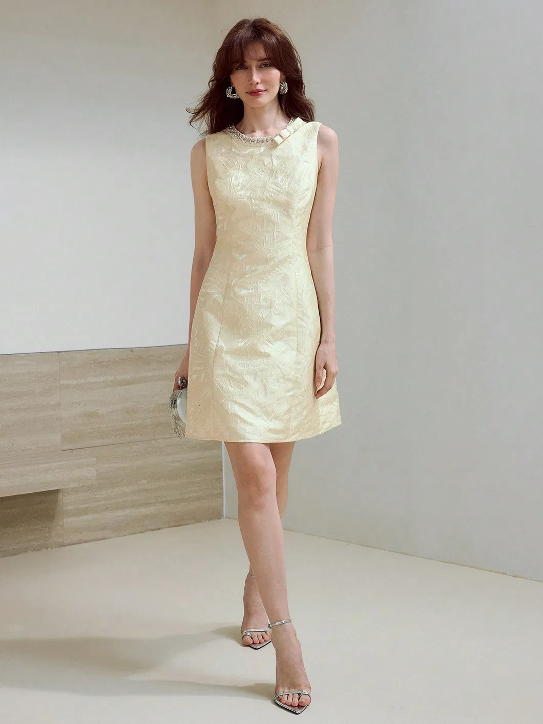 2025 Vestido Casual de Verão Feminino Sólido com Decote Redondo Slim Sem Mangas Cintura Império Estilo Sexy Envolvendo o Bumbum