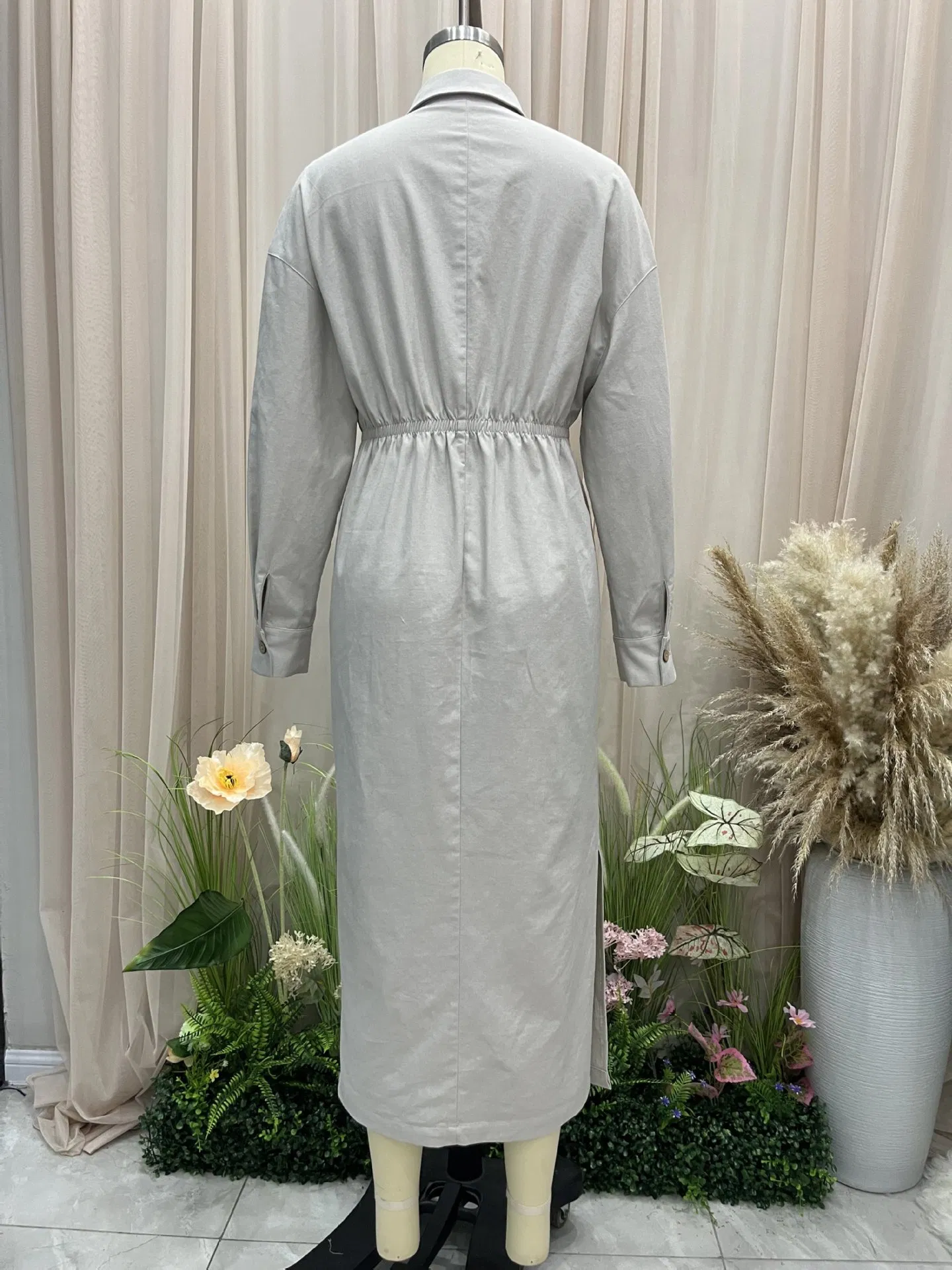 Vestido Maxi Casual Feminino Cinza Claro com Gola de Lapela, Manga Longa, Cinto na Cintura, Ajuste Solto