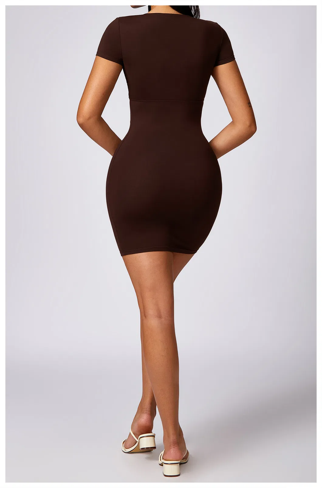 Vestido Casual Justo com Pacote Slim-Fit, Manga Curta, Estilo Esportivo