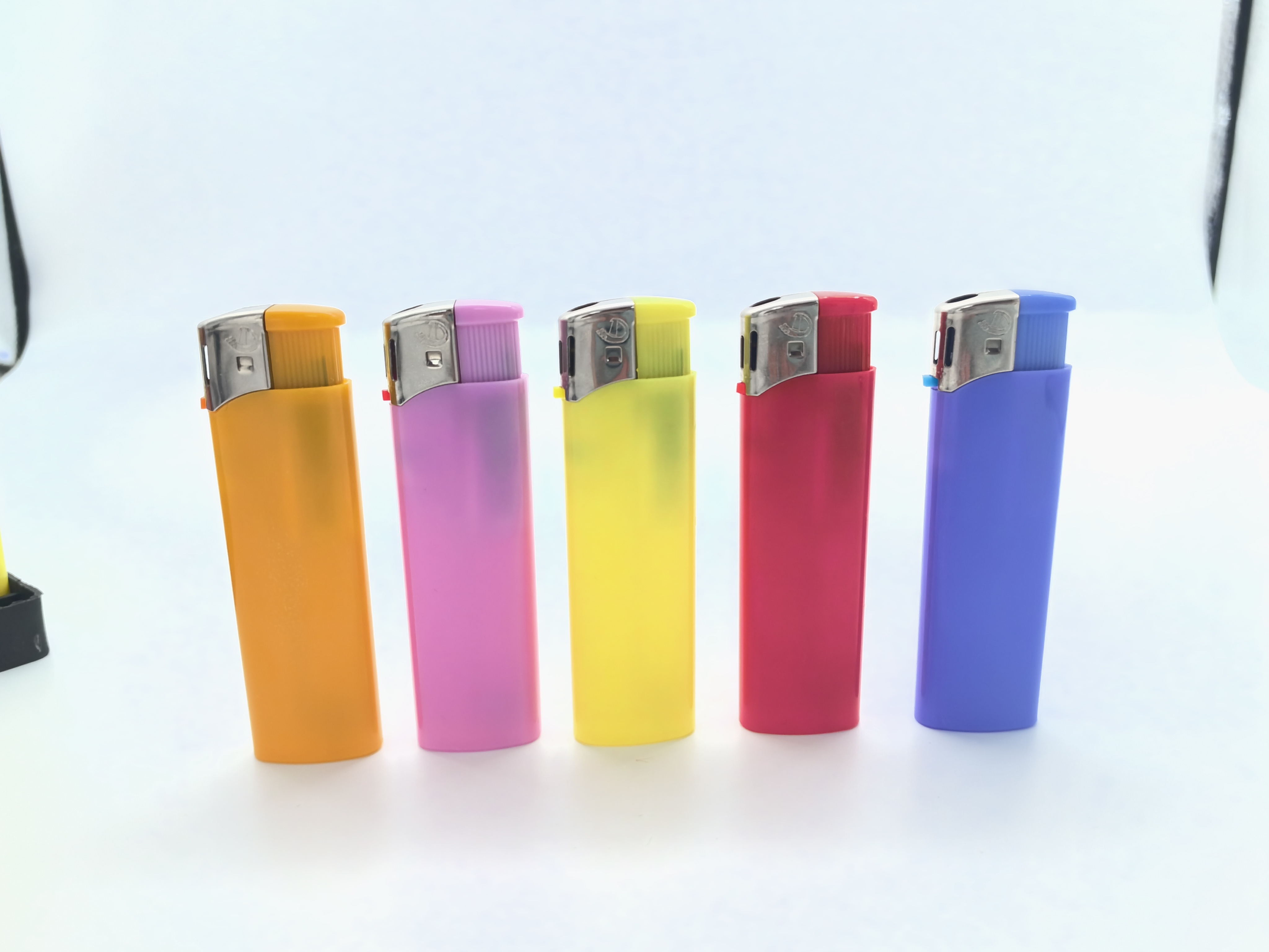 Disposable Refillable Va Cigarette Electronic Smoke Electronic Cigarette Wholesale Gas Lighter