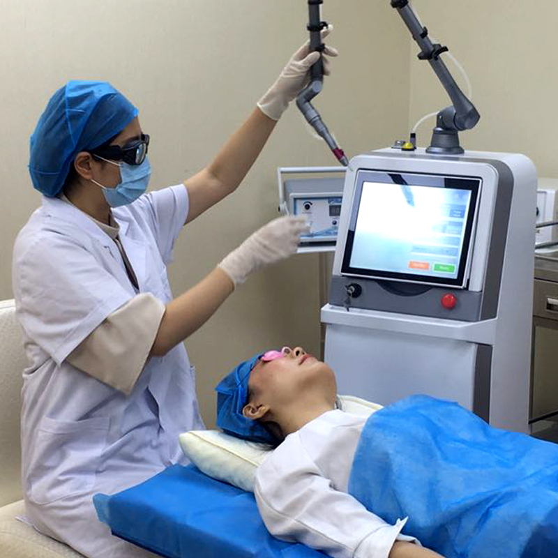 Medical Co2 Fractional Laser Skin Rejuvenation Vaginal Tightening Laser Acne Spot Removal Laser Co2 Fractional Device