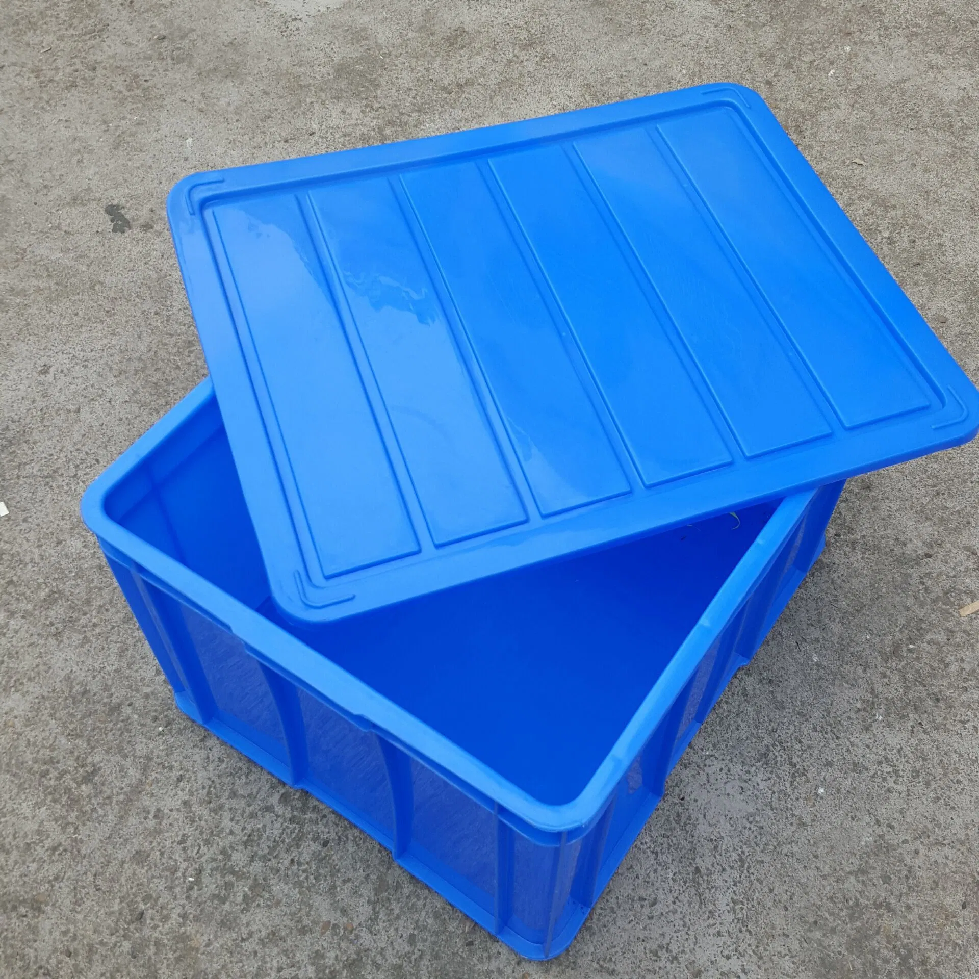 Heavy-Duty Plastic Containers for Industrial Use and Durability