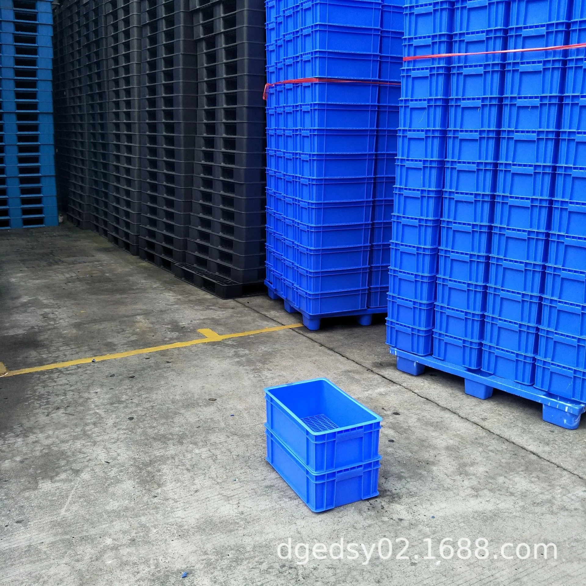 Sturdy Industrial Plastic Containers for Optimal Product Storage Needs