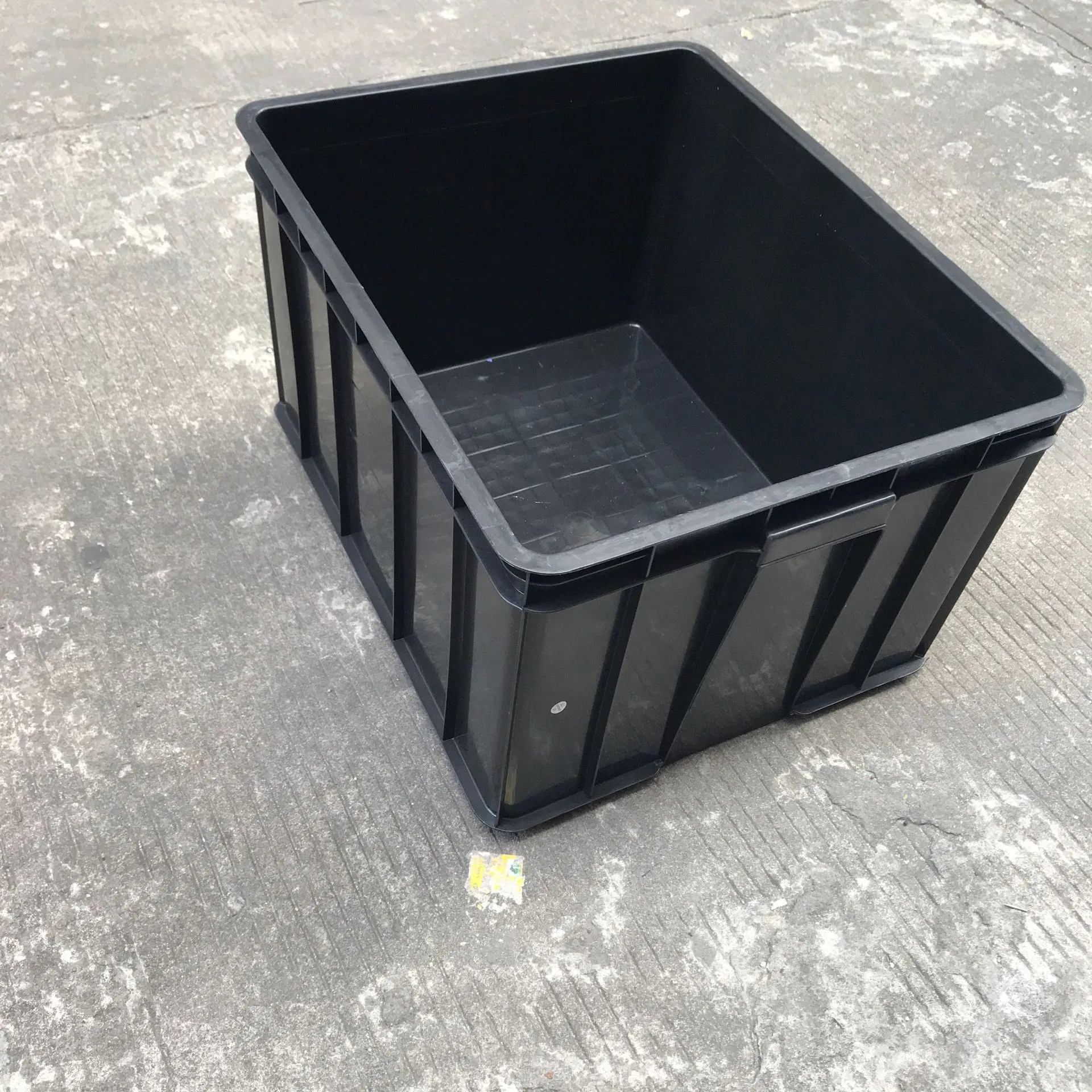 Sturdy Industrial Plastic Containers for Optimal Product Storage Needs