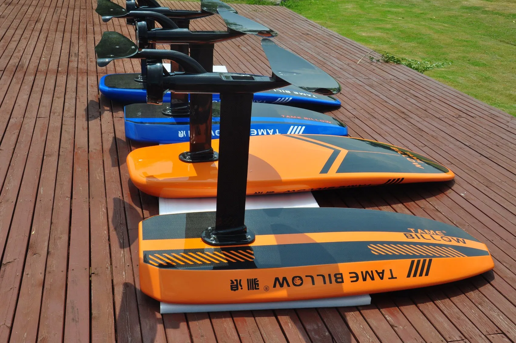 Carbon Fiber Electric Hydrofoil Surfboard Different Size and Pattern OEM Acceptable