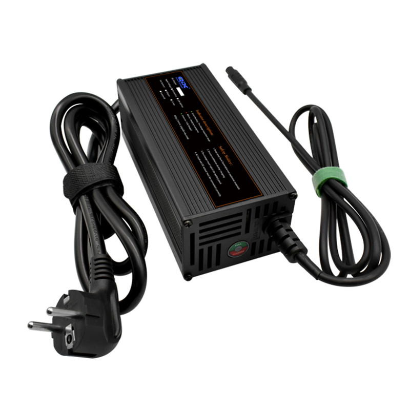 Advanced Smart 12V Battery Charger with Pulse Repair Functionality