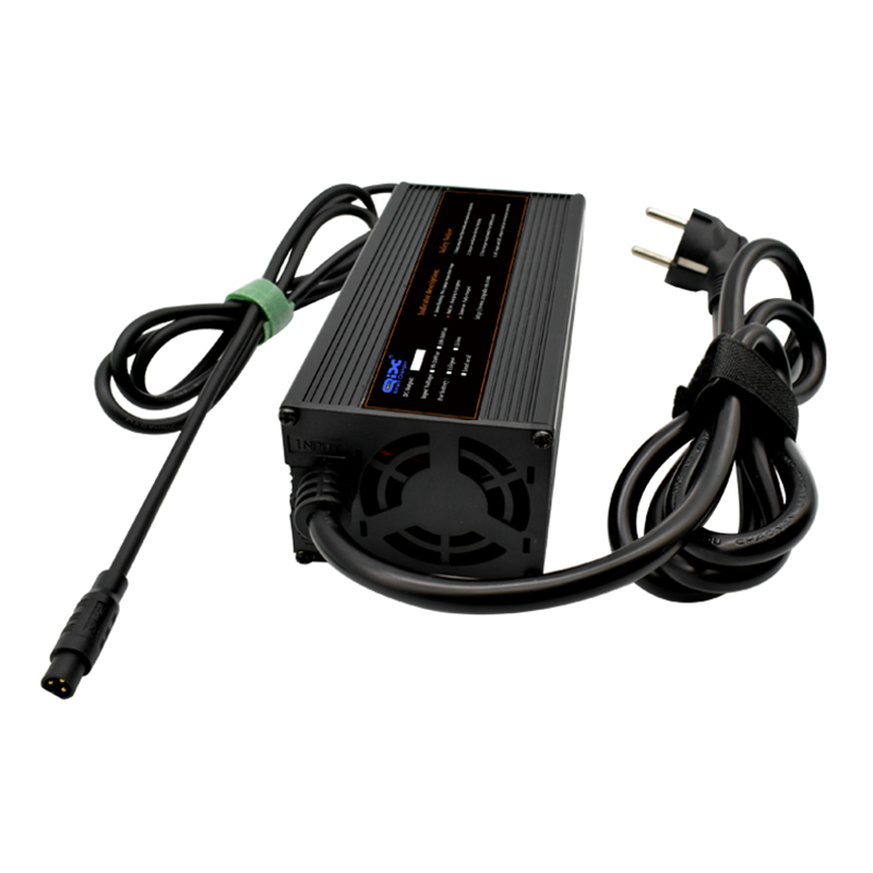 Advanced Smart 12V Battery Charger with Pulse Repair Functionality