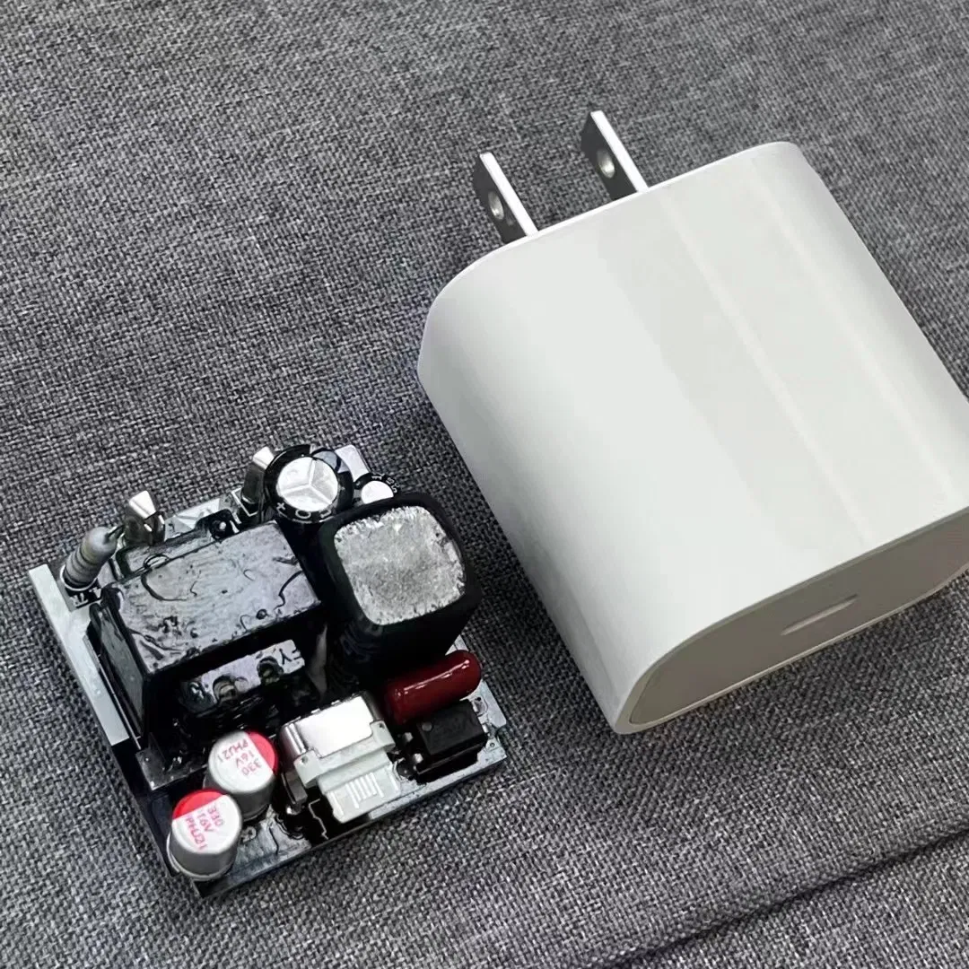 Original Quality Us 20W Charger Adapter for iPhone Fast Charging Type-C Pd 20W Charger for iPhone Charger Cable Factory Price with Original Box Quick Charger