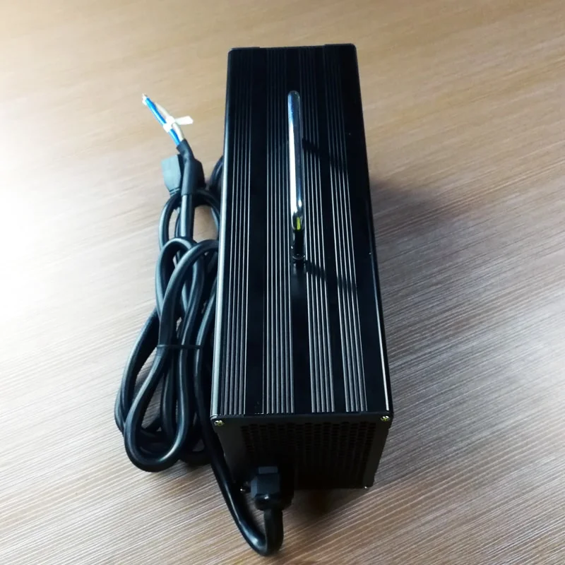 Full Automatic Intelligent 48V 36A/37A/38A/39A/40A Smart /Universal Lead Acid Battery Charger DC 58.8V Customized for /EV/Electric Toolswireless Monitoring