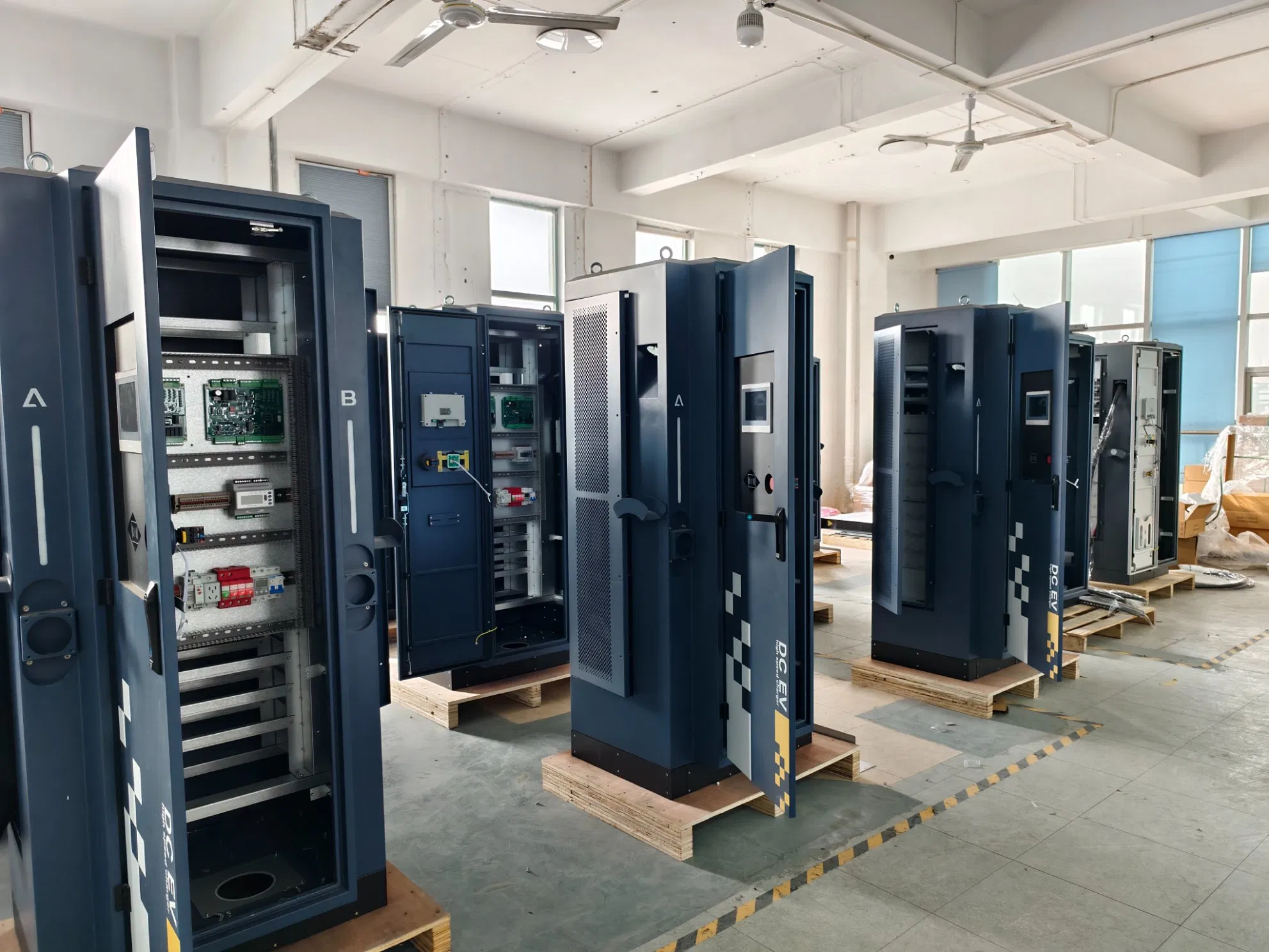 High-Performance DC EV Charger Charging Station, 440kg Wall-Mounted