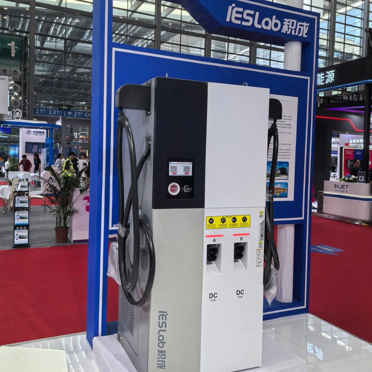 2025 Newest 240kw Wholesale Intelligent Ocpp CCS2 DC Fast EV Electric Vehicle Car Floor Standing Charger Pile Charging Station