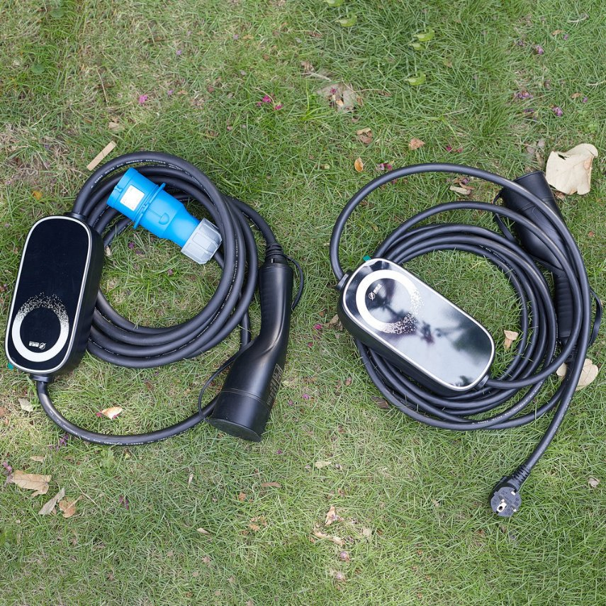 1688 Portable EV Charger Mobile Charging Station for Byd 7kw Electric Vehicle Designed for Home Charging Solution with Smart Control Charger for Residential Use