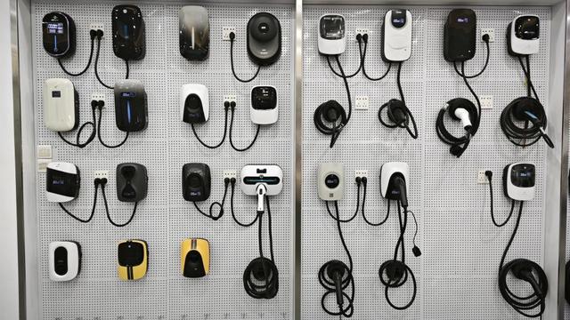 Smart EV Charging Controller with OCPP Support