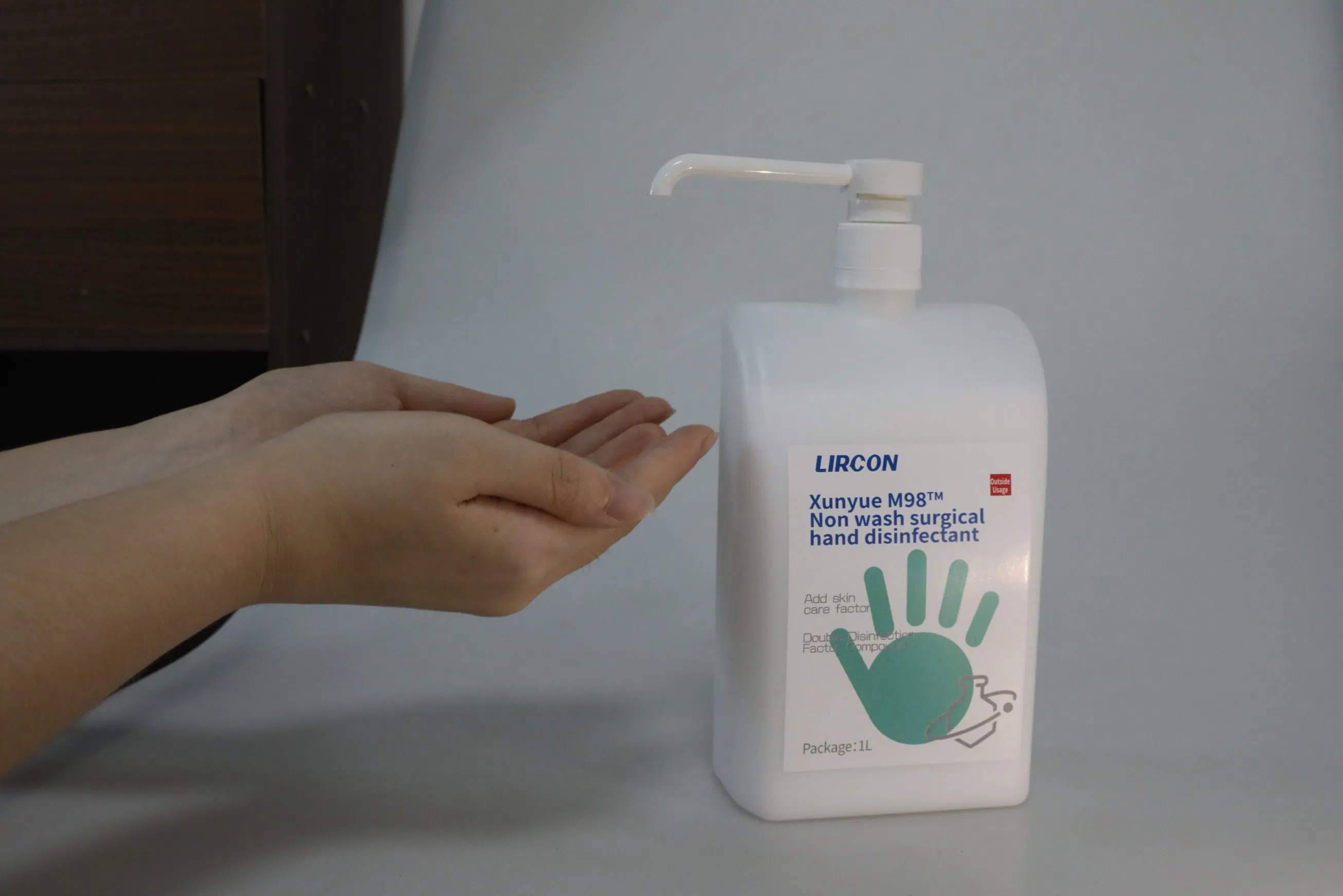 Xunyue M98TM Medical-Grade Non Wash Surgical Hand Bactericidal Disinfectant