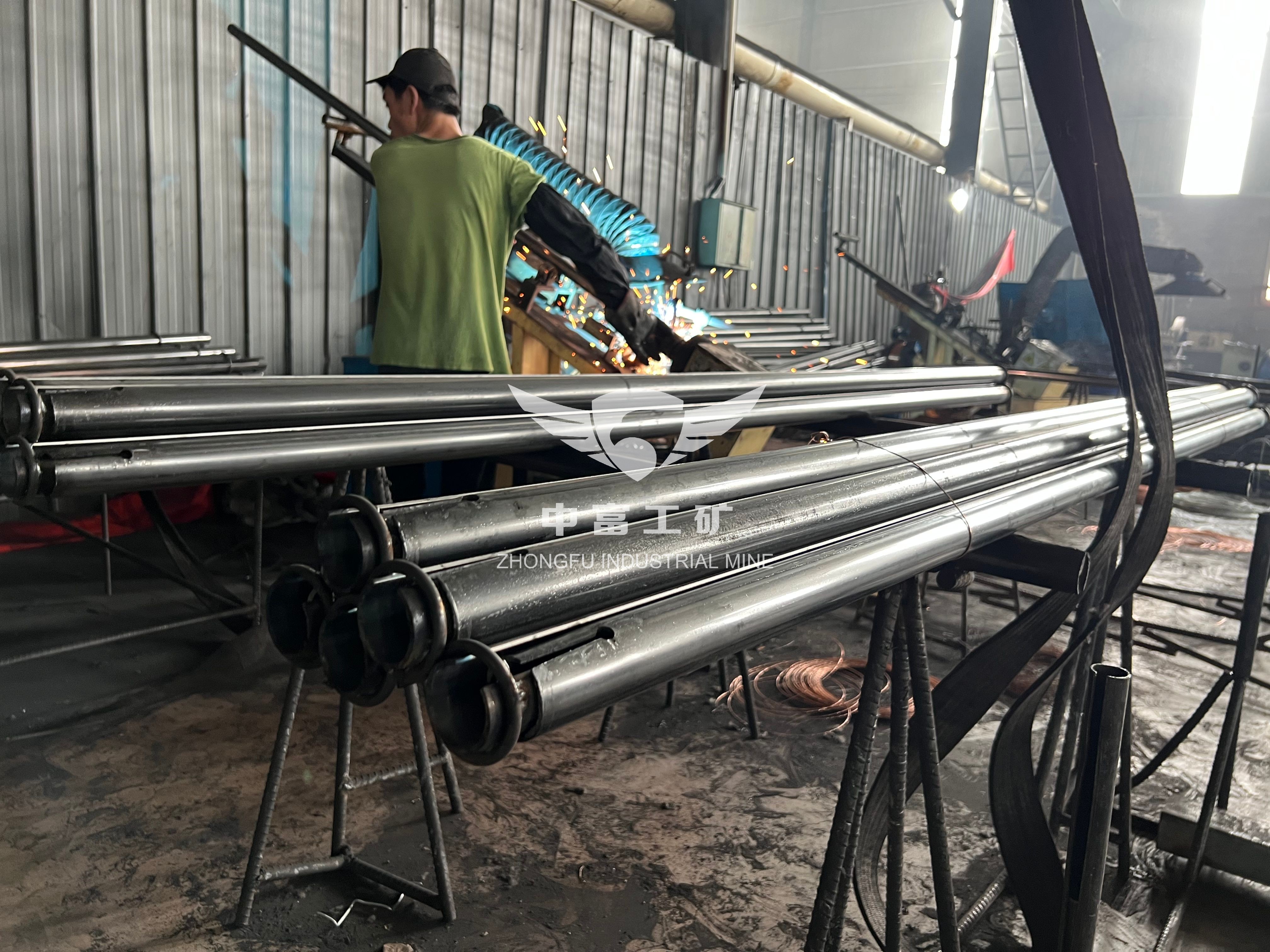 Galvanized Friction Split Set Stabilizer, Heavy-Duty Rock Bolt for Tunnel Support &amp; Underground Mine Stability