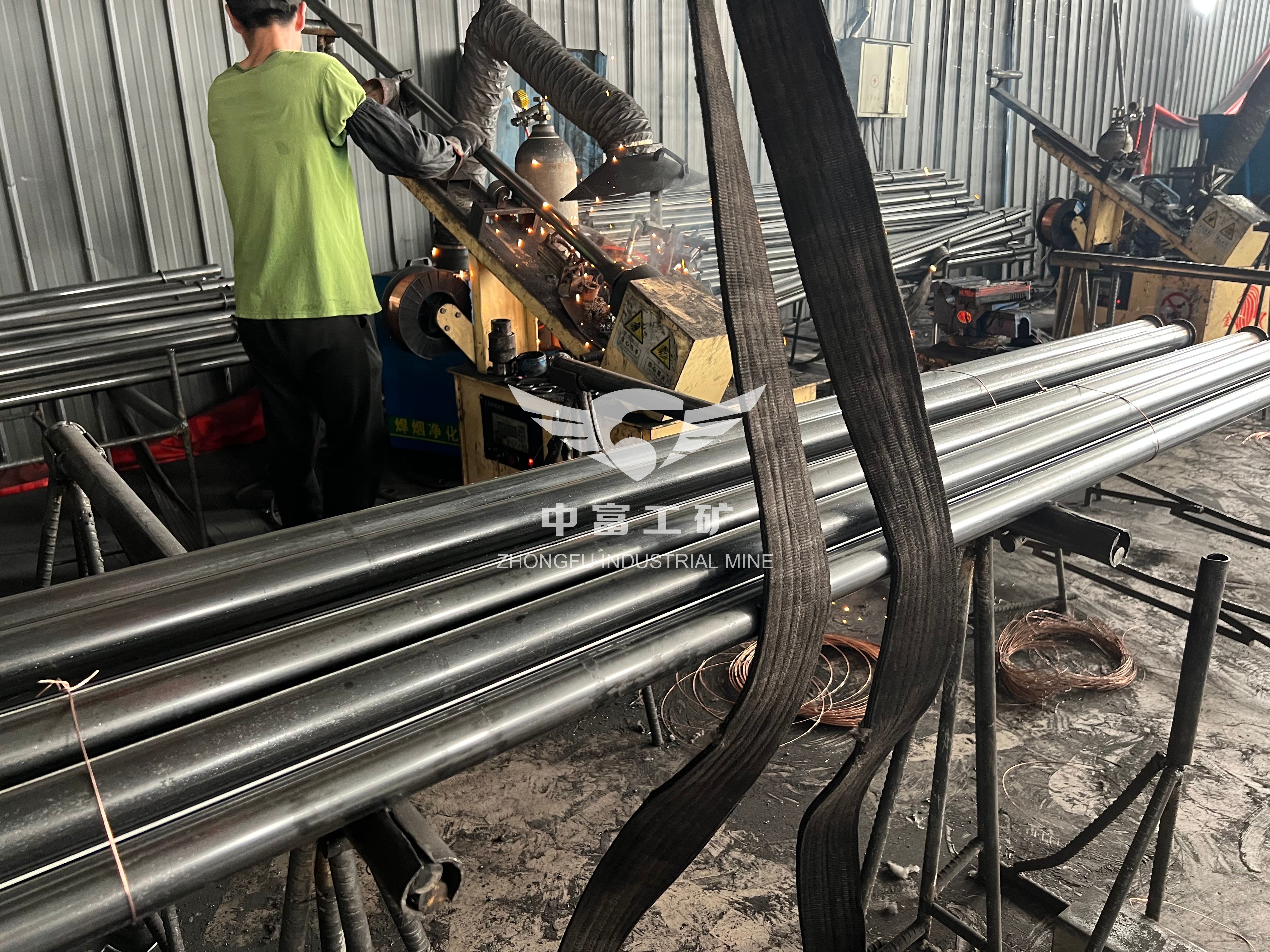 Galvanized Friction Split Set Stabilizer, Heavy-Duty Rock Bolt for Tunnel Support &amp; Underground Mine Stability