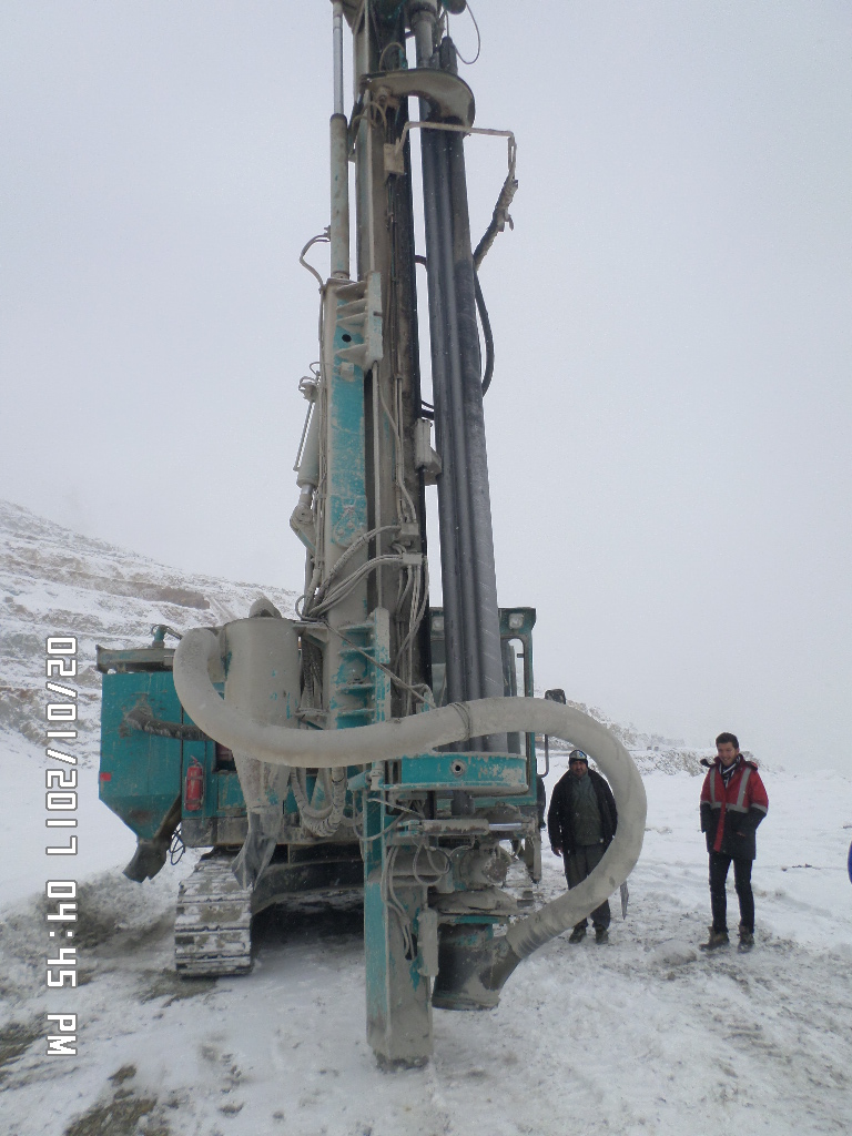 Mine blasting hole drilling