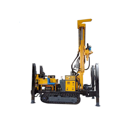 Crawler mounted water well drilling rig