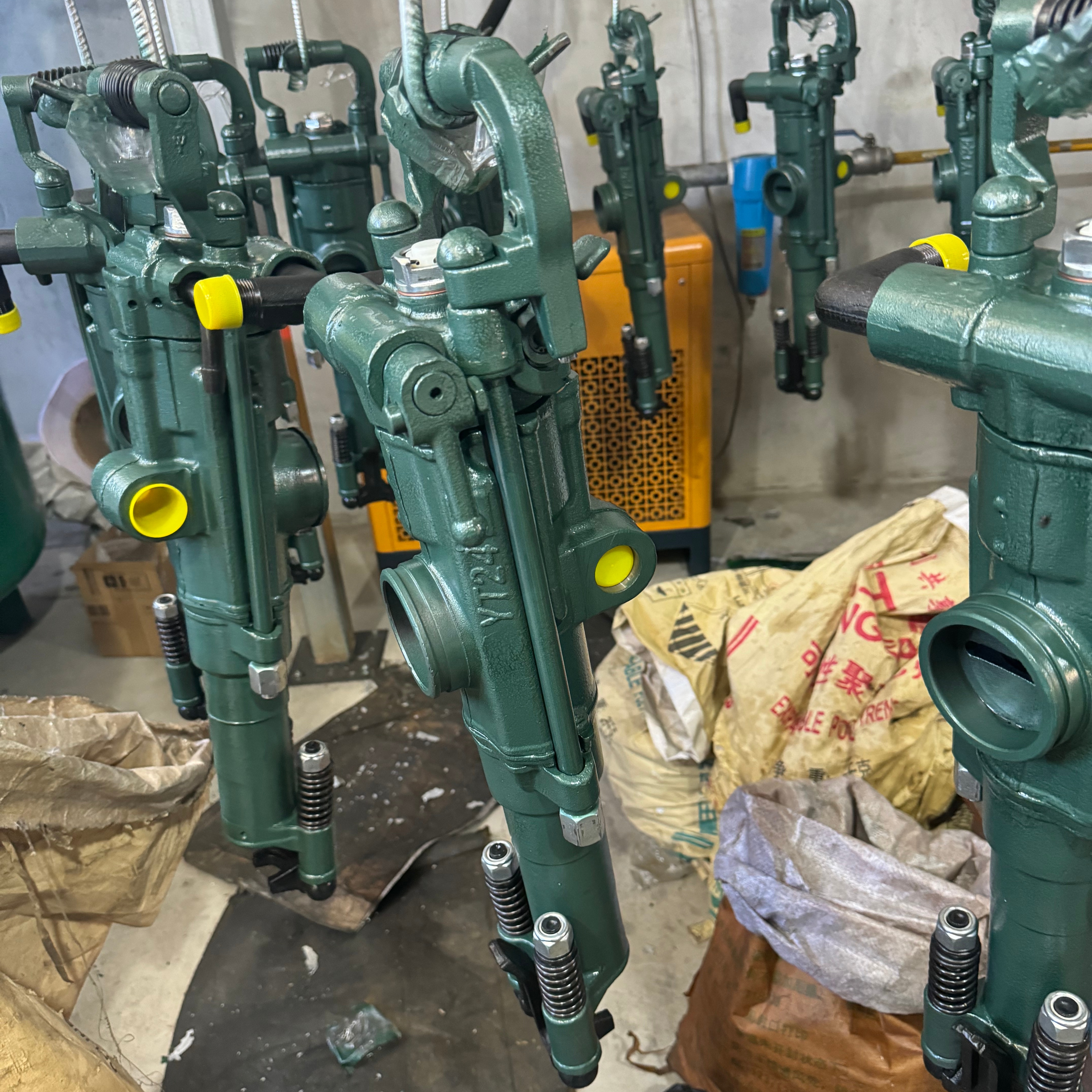 Underground Mining Machine YT28 YT29 YT24 Pneumatic Rock Drill air Leg YT24 Perforadora