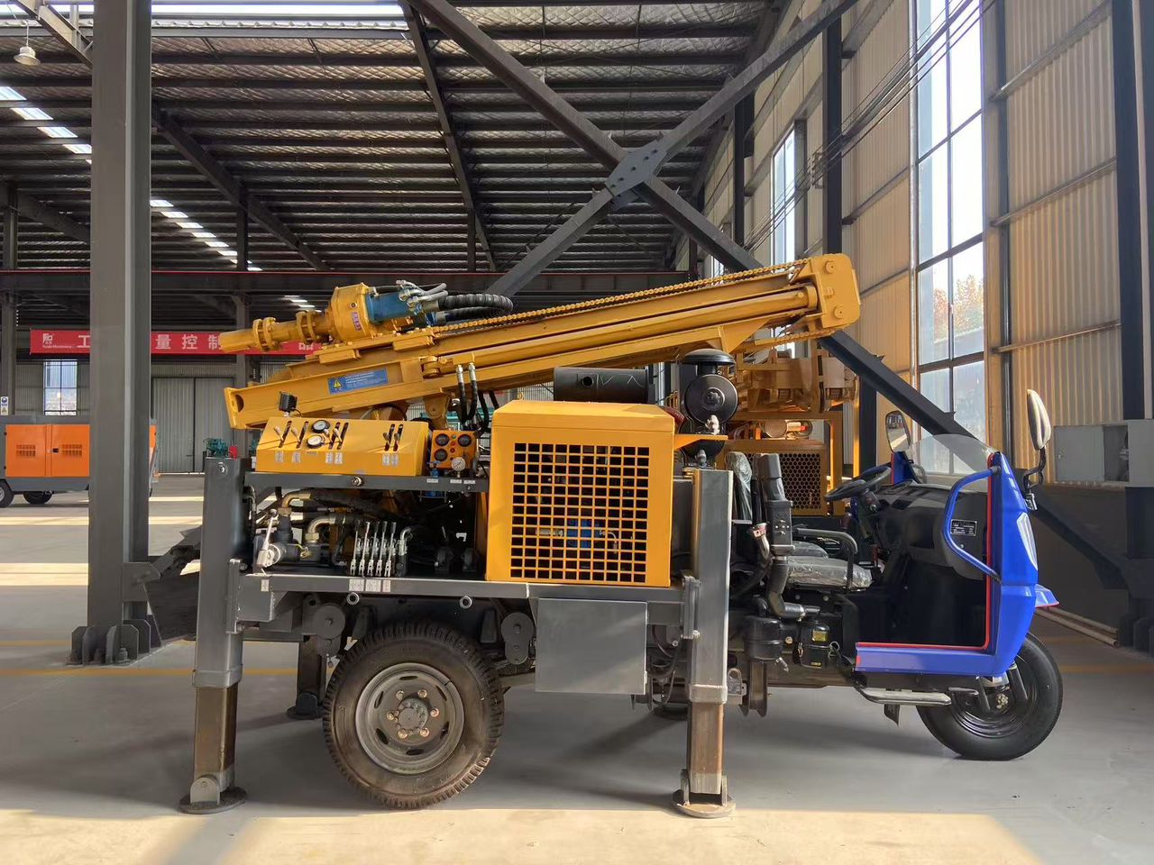 200m Low Price Air Penumatic Drilling Tricycle Mounted Water Well Drilling Rig