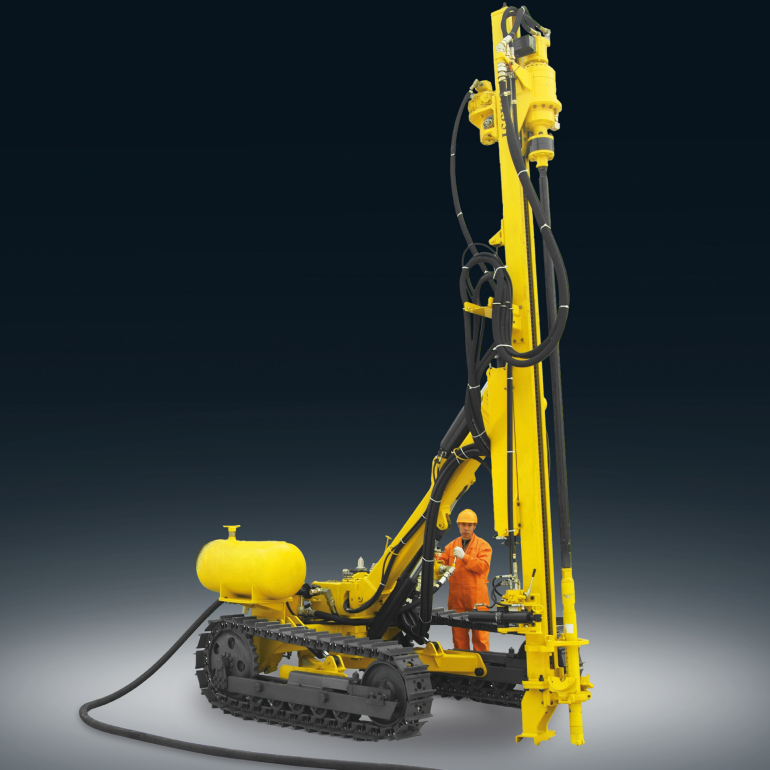 Heavy Duty Crawler DTH Drilling Rig For Mining Blast Hole 105-165mm Diameter Pneumatic Rock Drilling Machine For Quarrying