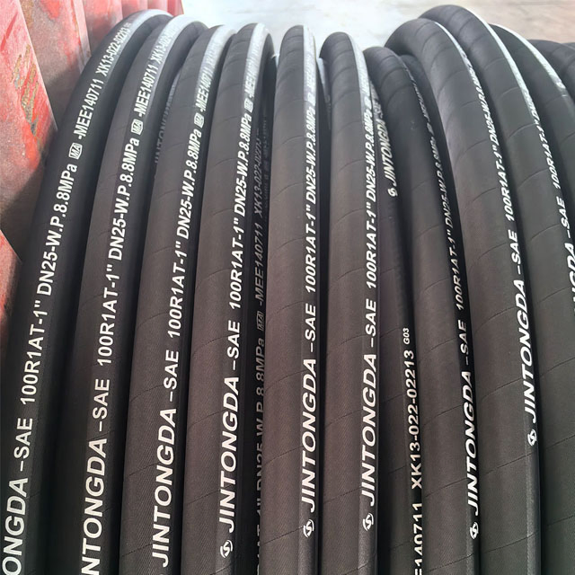 High Pressure Flexible Fuel Injection Hydraulic Rubber Hose with SAE J30 R9