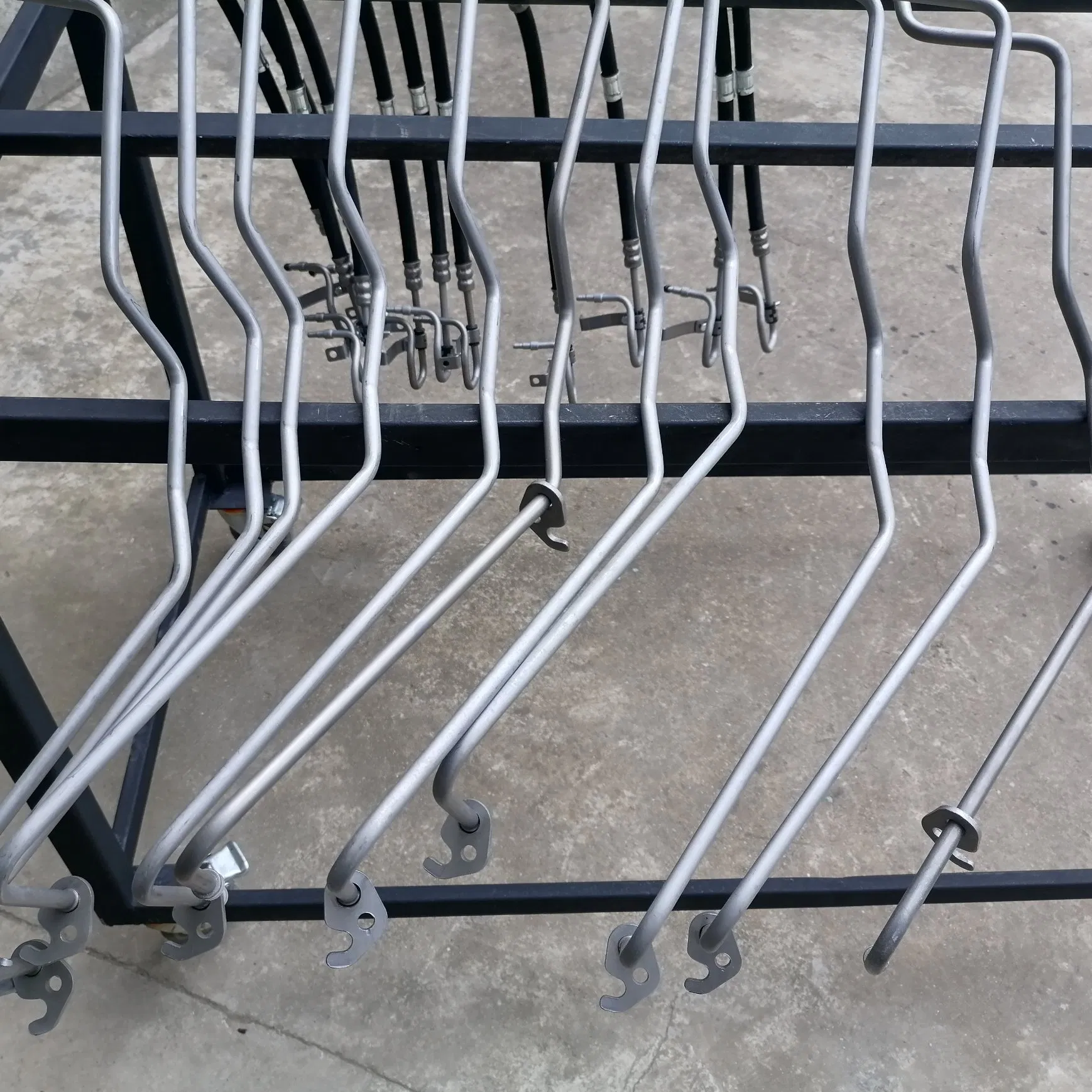 8-97389832-2, 8973898322 Power Steering Tank Return Hose for Isuzu Npr Suspension Parts