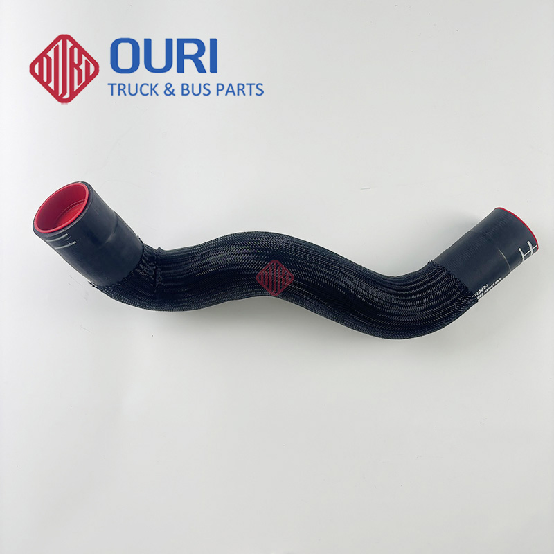 Heavy Duty Truck Upper Radiator Coolant Hose 24519039 23275466 for Volvo Mack