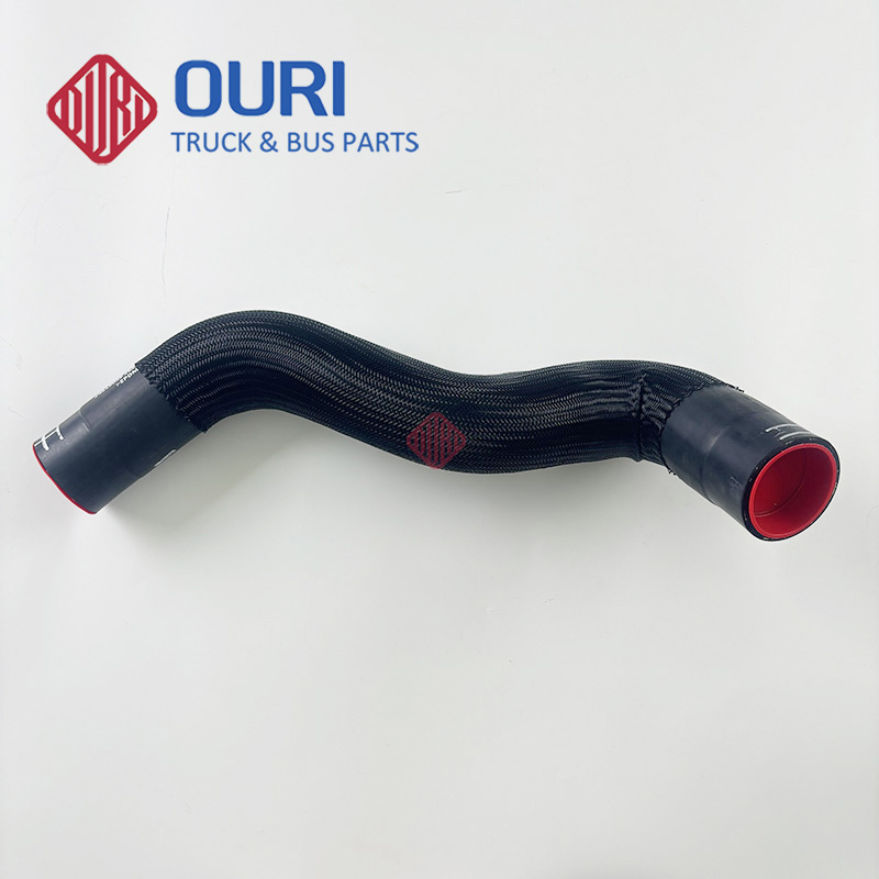 Heavy Duty Truck Upper Radiator Coolant Hose 24519039 23275466 for Volvo Mack