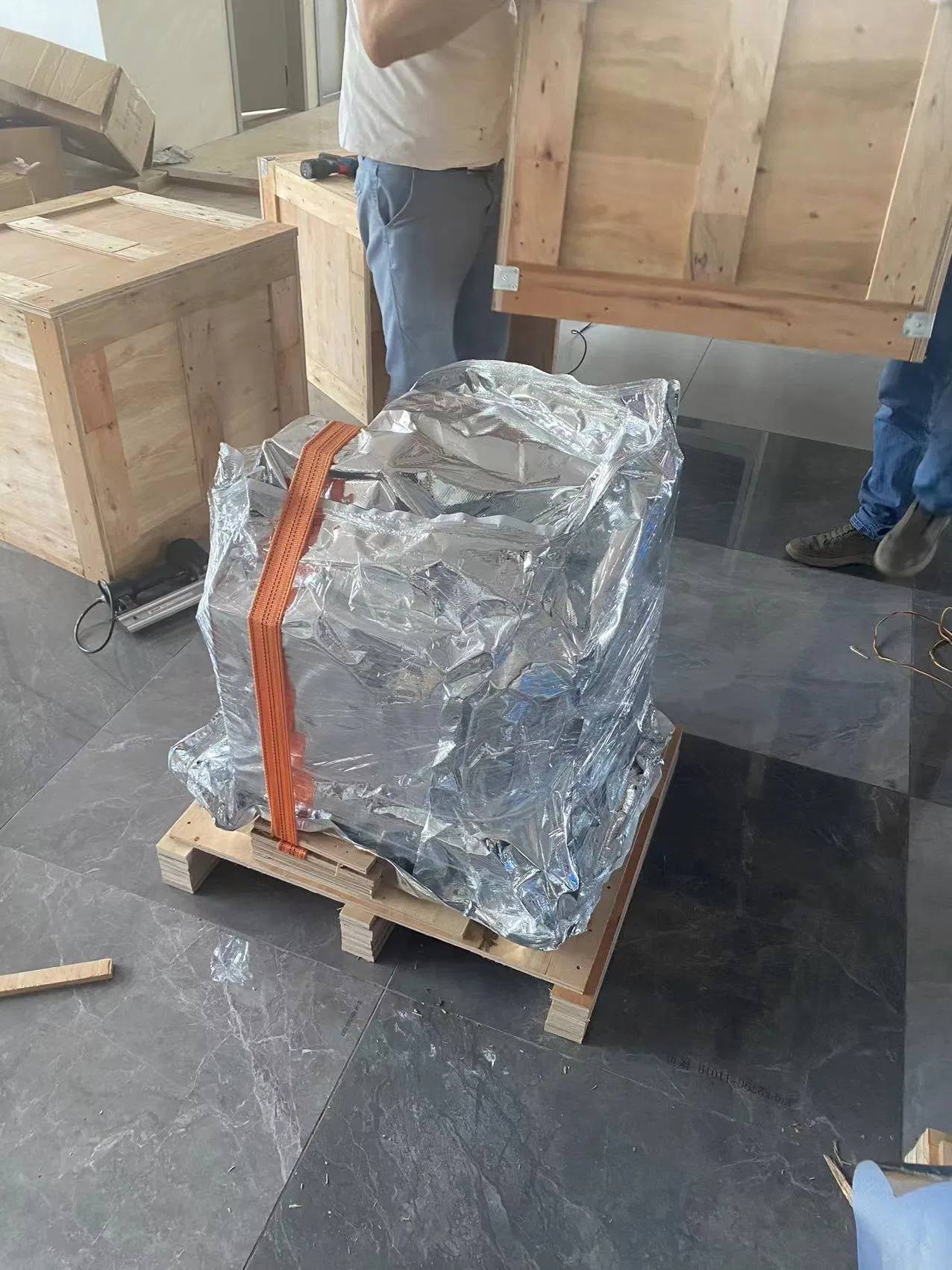 Smart Indoor Logistics Robots for Efficient Handling Solutions