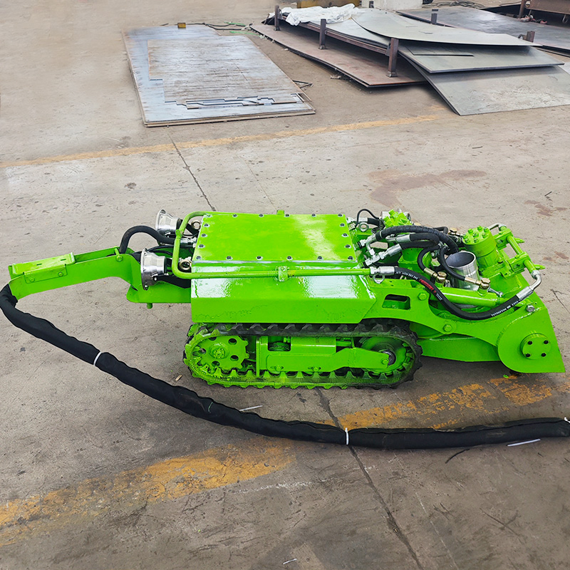 Lightweight Portable Desilting Robot for Small Water Body Use