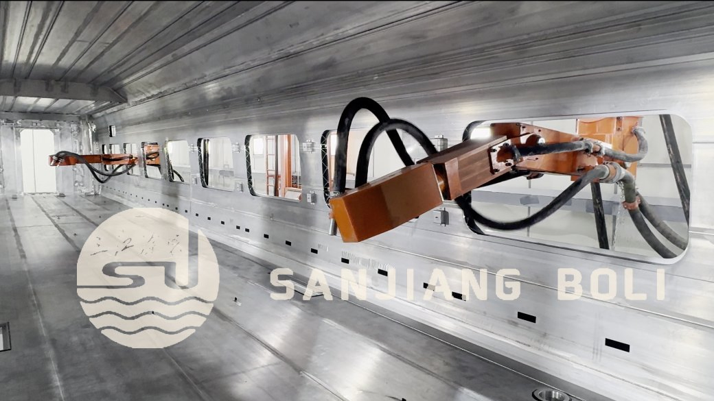 Material-Saving Lightweight Eight-Axis Sandblasting Robot with Spray Gun Heads