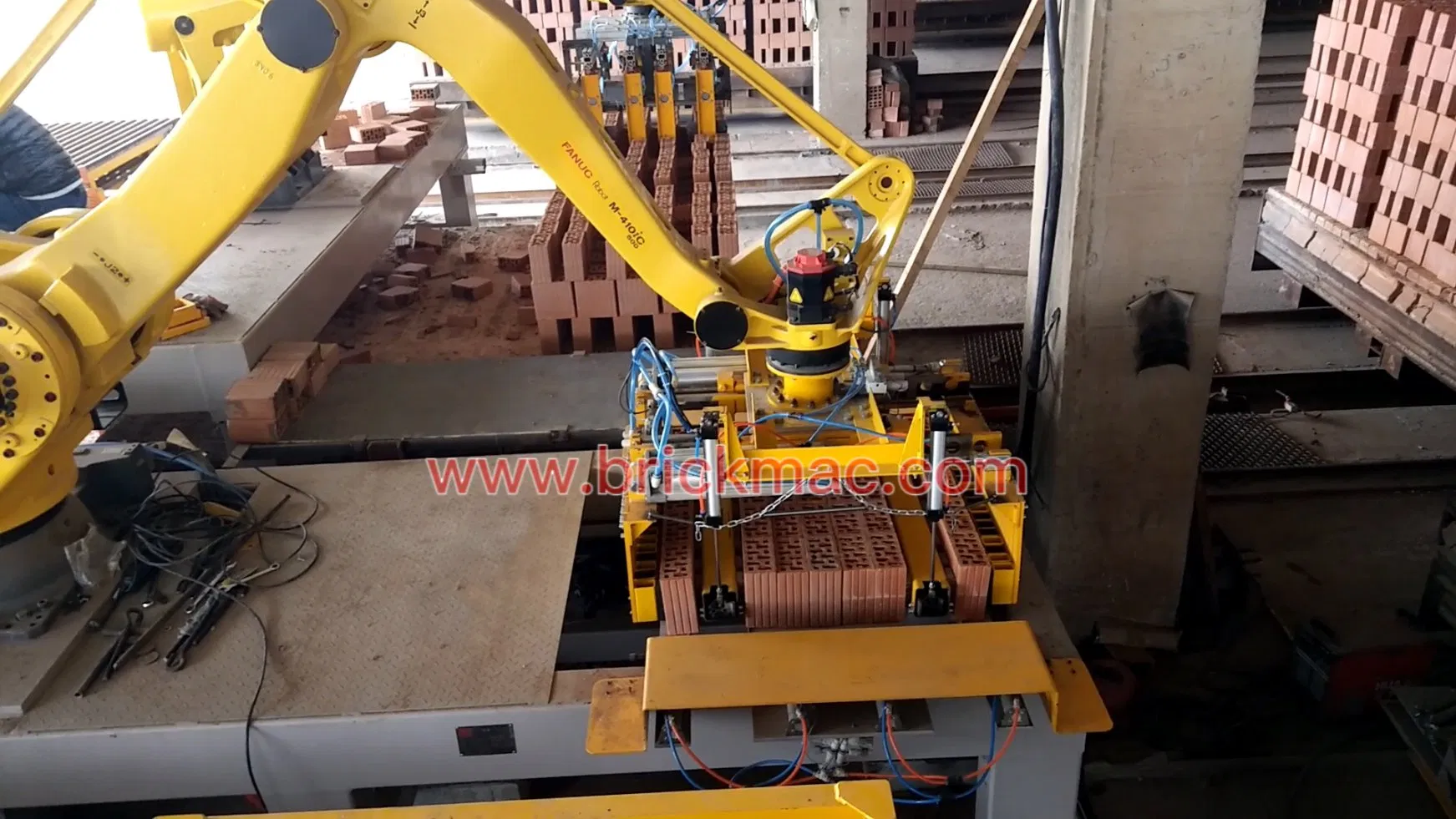 China Top Supplier Brick Making Machine Brick Stacker Robot Indoor Tile Laying Robotic Arm for Brick Stacking