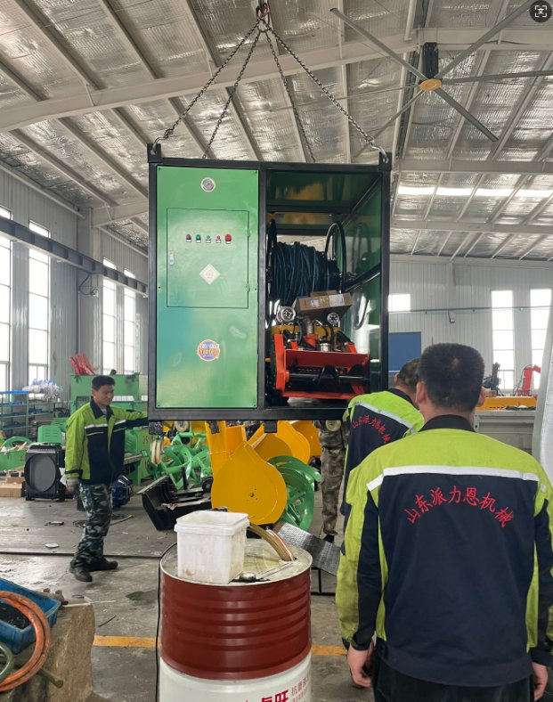 Dredging Robot Underwater Tank Cleaning Robotic Dredging Water Proof Rubber Tracked Underwater Dredging Robot for Urban Sewage Pipe Cleaning