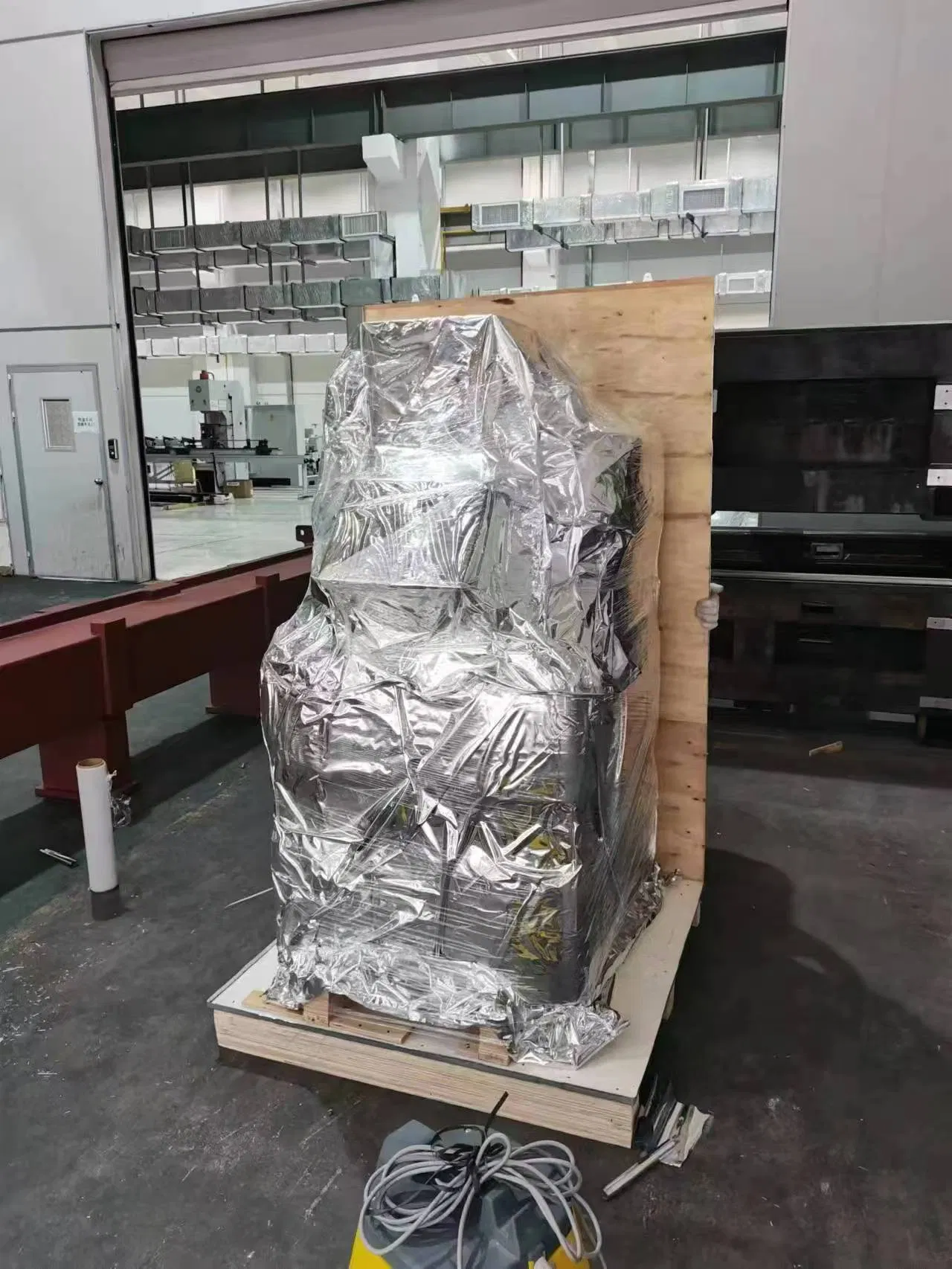 Advanced Indoor Logistics Robots for Efficient Warehouse Operations