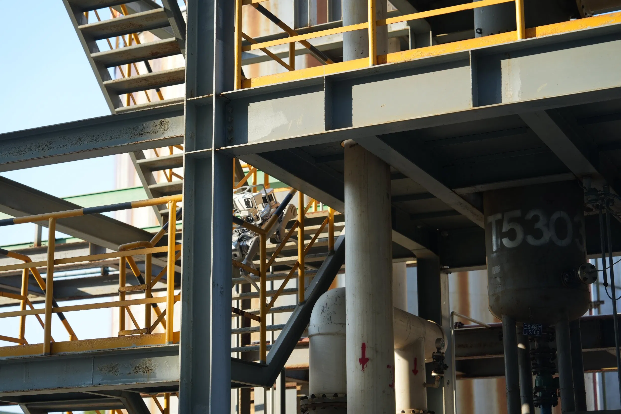 Industrial Level Heavy Loader Unitree B2 Robot Dog 2