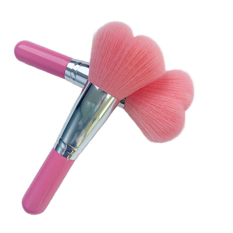 High Quality Luxury Professional Makeup Brush Set Pink Wood Handle Heart-Shaped Blusher for Face Synthetic Hair Accessory