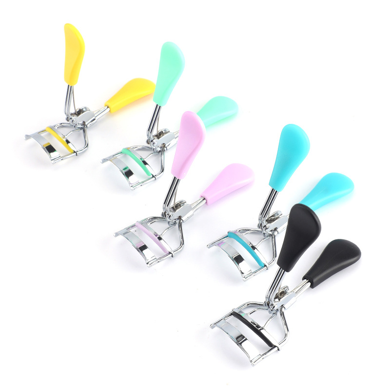 Eyelash curler detail 1