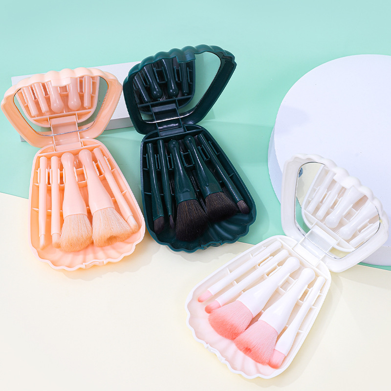Compact Shell Makeup Set Close Up