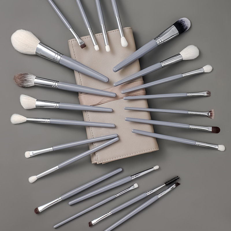 Factory Custom Natural Hair Grey Wood Handle Makeup Brushes for Face Eyeliner Eyebrow Pencil &amp; Concealer 26Pcs