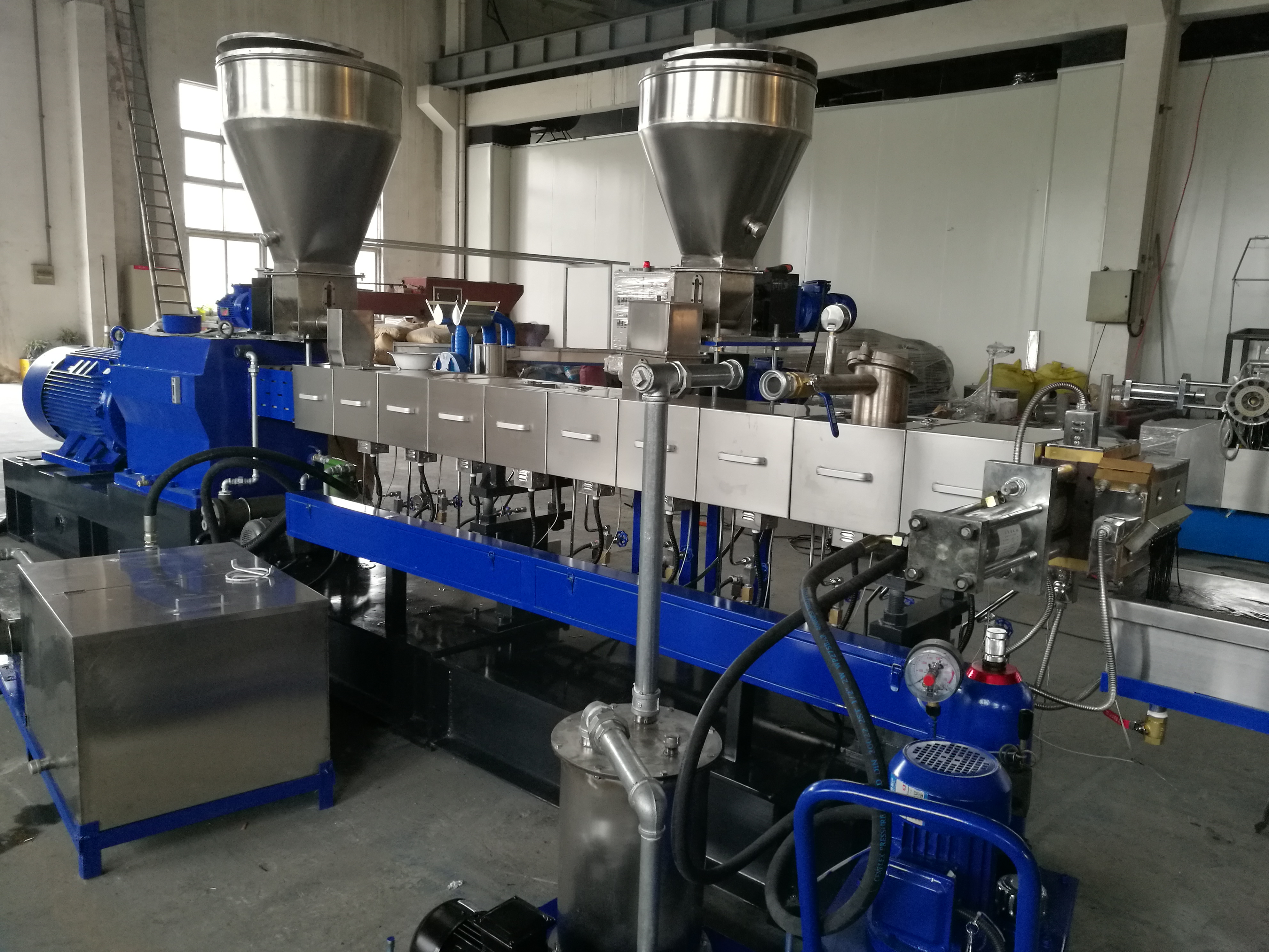 PA6 PA66 Fiberglass Nylon Twin Screw Extruder Machine With PLC &amp; Gearbox High Productivity