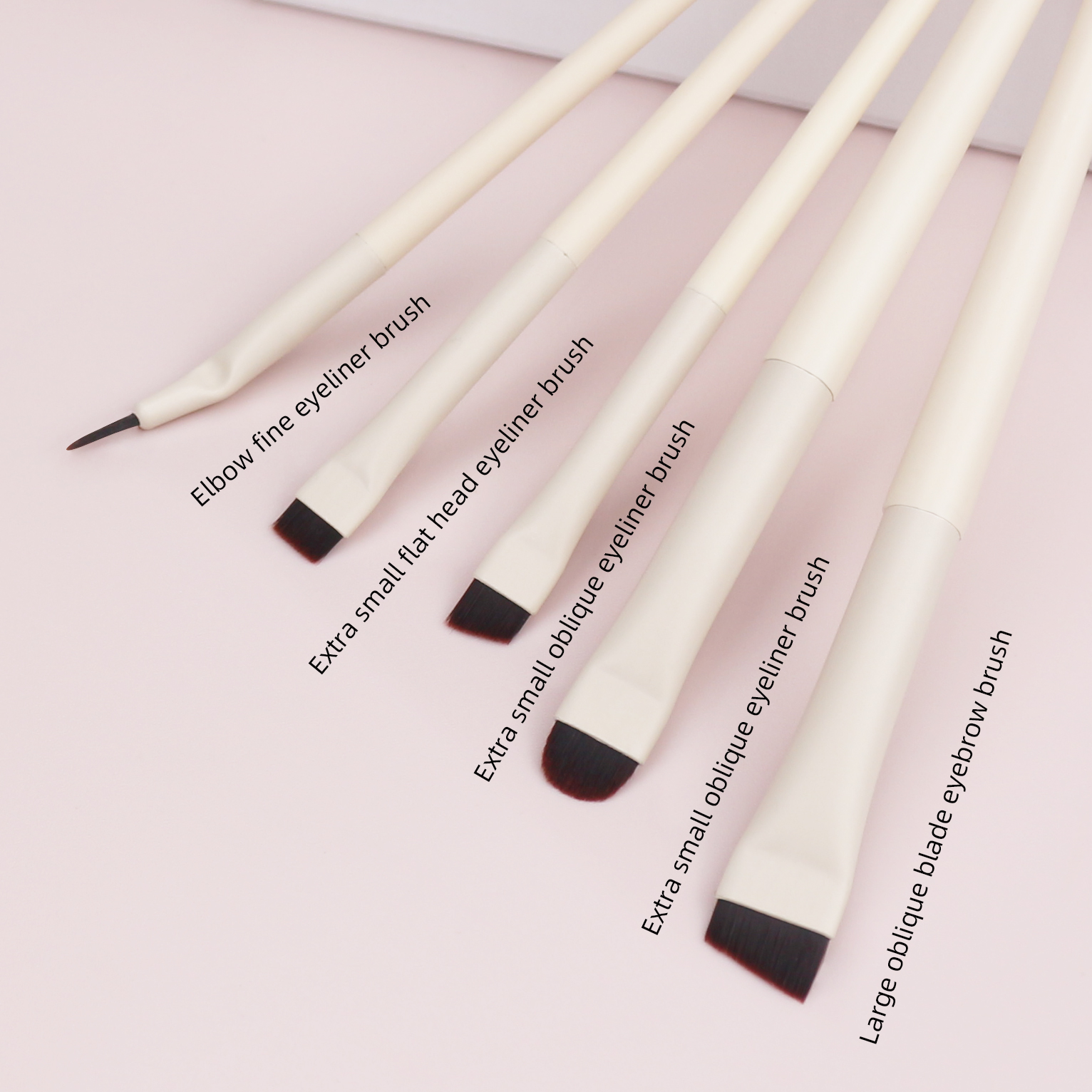 Premium Quality Ultra Thin Slanted Flat Fine Angled Beige Eyeliner Eyebrow Make up Brush Vegan Bristle Eye Liner Makeup Brush