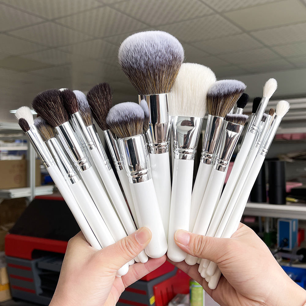 YDINI Custom Logo 26 Pcs Professional White Private Label Vegan Brushes Cosmetics Women Makeup Brush Sets With Box